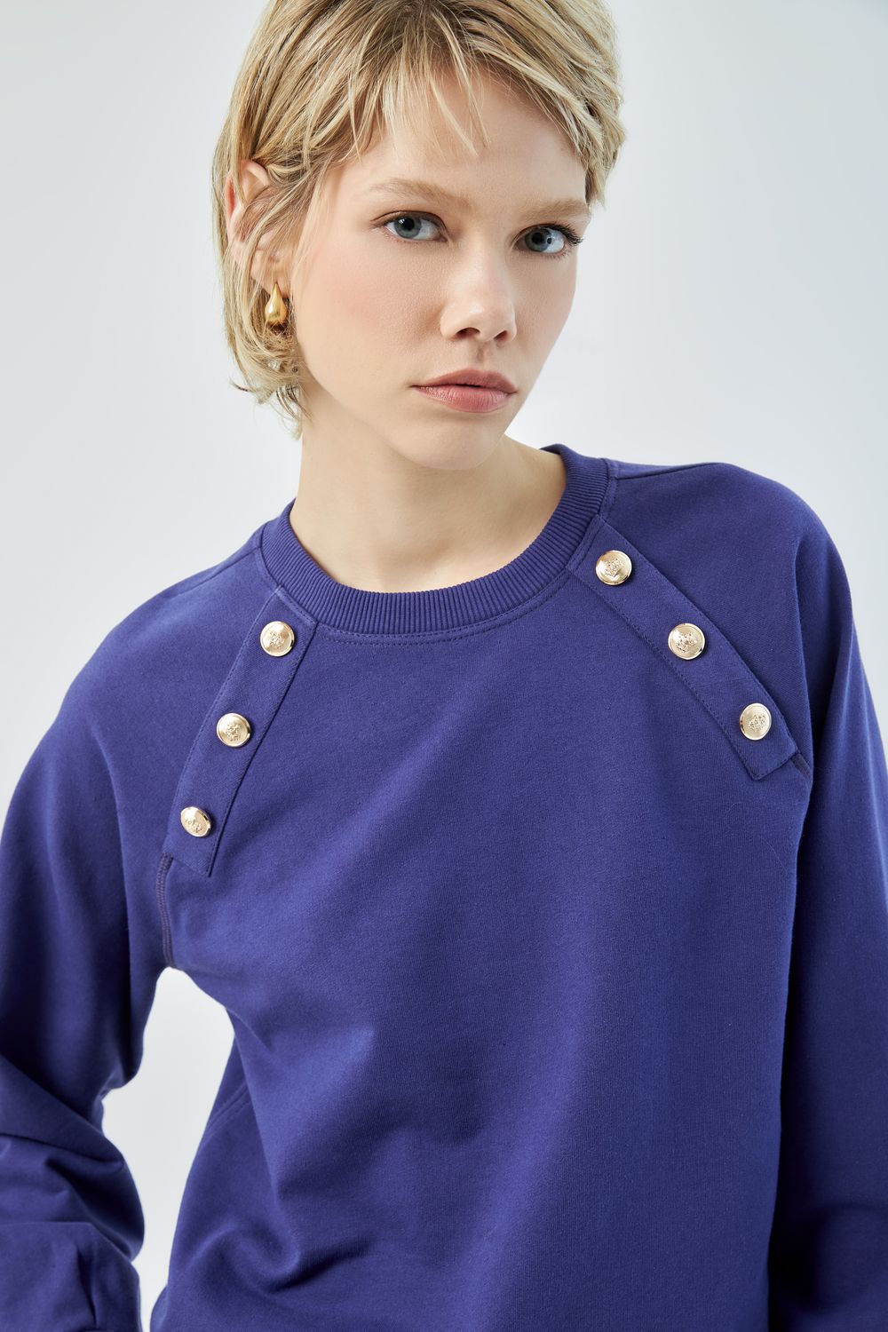 BLUSA PULL MOLETOM BOTÕES NAVY - ROXO P - ROXO BLUSA PULL MOLETOM BOTÕES NAVY - ROXO P - ROXO