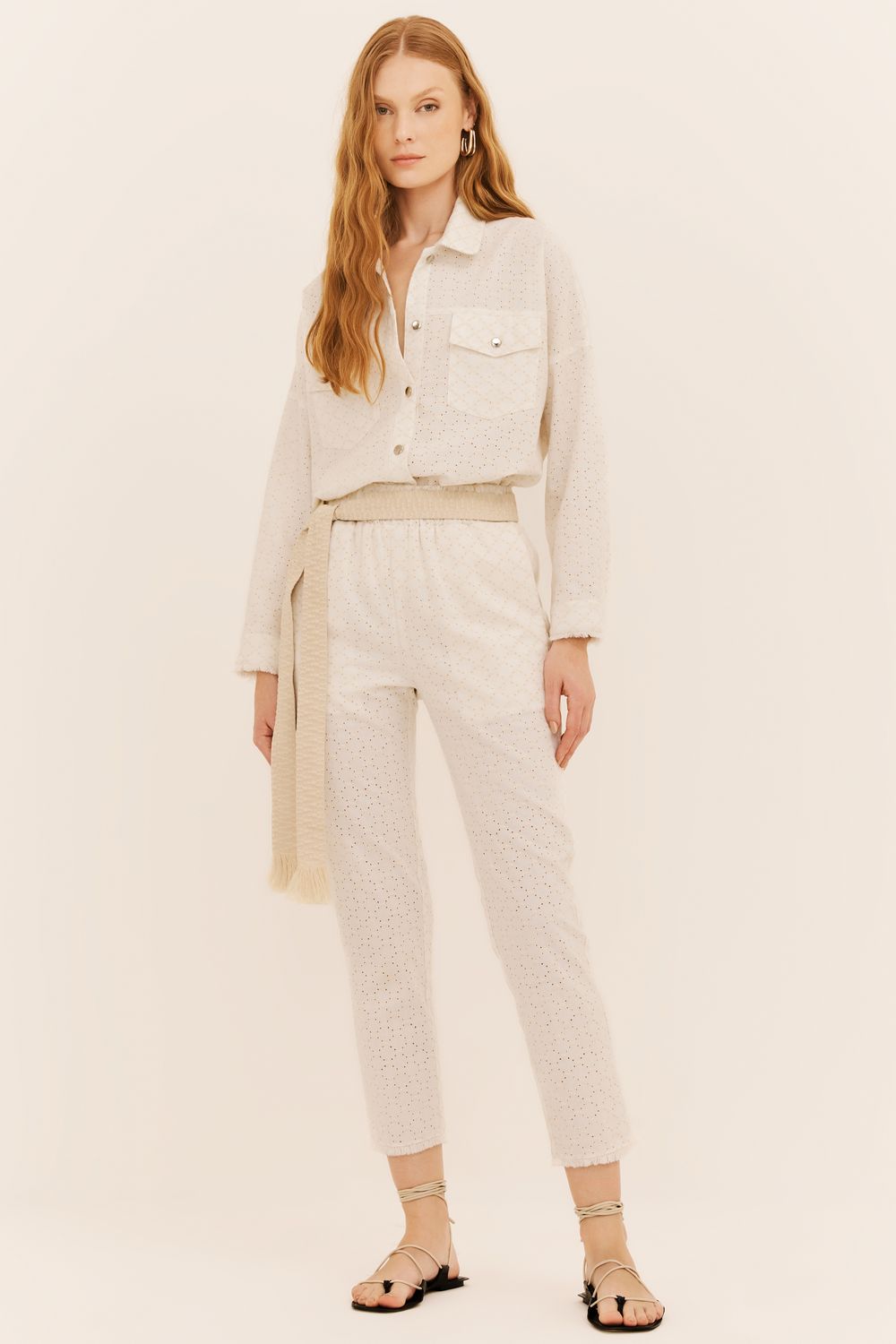 CALÇA COM LINHO BORDADO - OFF WHITE P - OFF WHITE CALÇA COM LINHO BORDADO - OFF WHITE P - OFF WHITE