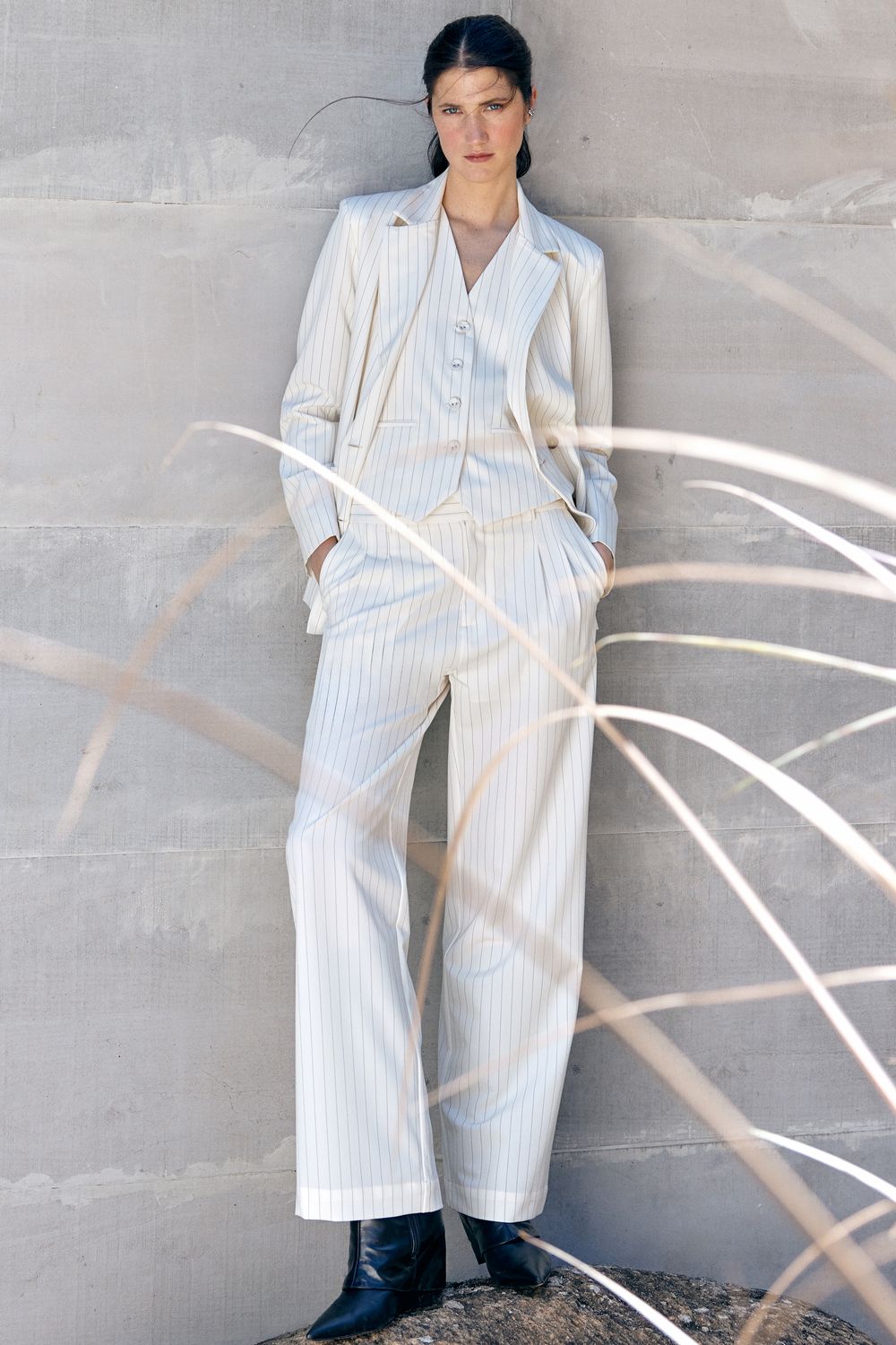 PANTALONA RISCA DE GIZ - OFF WHITE /PRETO PP - OFF WHITE /PRETO PANTALONA RISCA DE GIZ - OFF WHITE /PRETO PP - OFF WHITE /PRETO