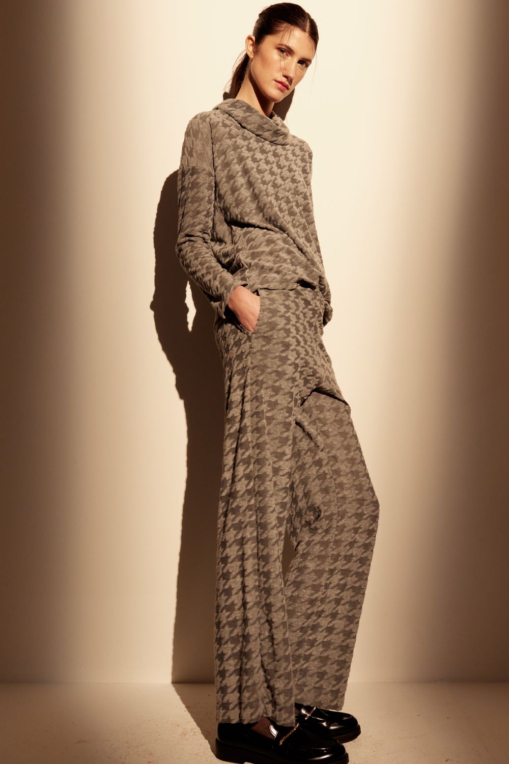 CALÇA MALHA PLUSH PIED COUQUE - CINZA-MESCLA PP - CINZA-MESCLA CALÇA MALHA PLUSH PIED COUQUE - CINZA-MESCLA PP - CINZA-MESCLA