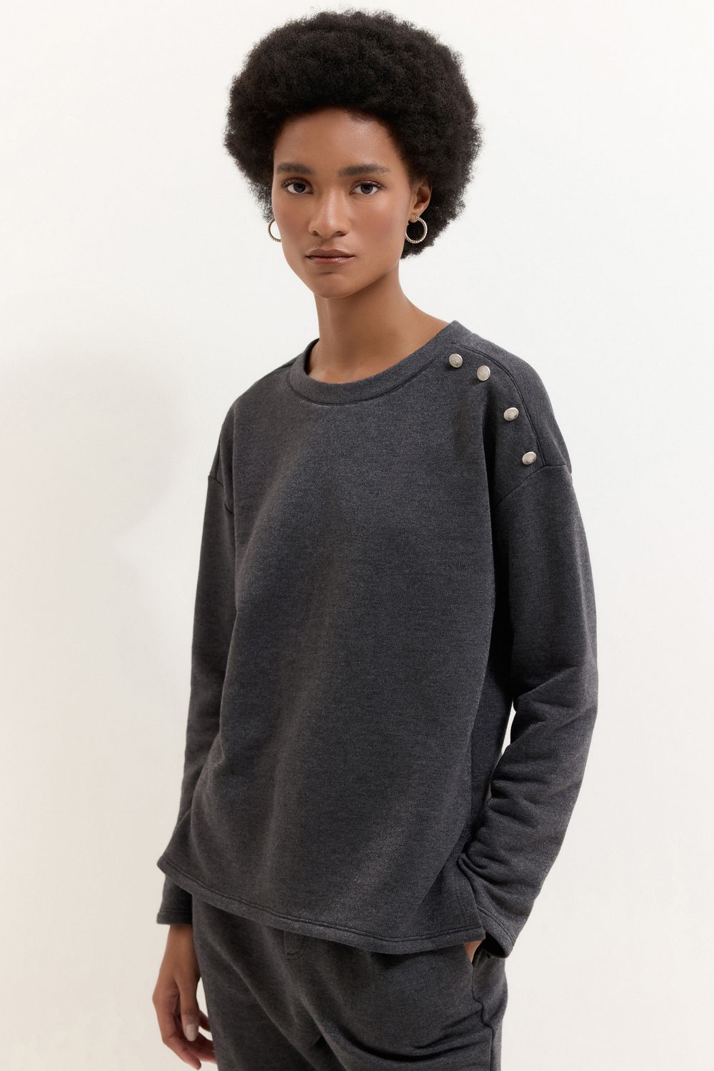 BLUSA MOLETOM SHINE BOTÕES OMBRO - CINZA ESCURO MESCLA M - CINZA ESCURO MESCLA