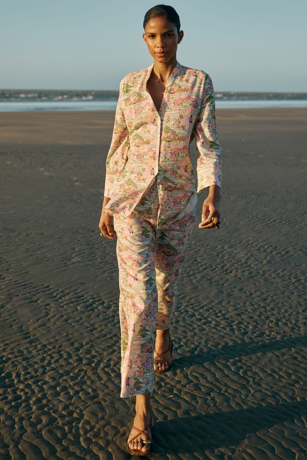 CALÇA COM LINHO ESTAMPA RIVIERA - OFF WHITE P - OFF WHITE CALÇA COM LINHO ESTAMPA RIVIERA - OFF WHITE P - OFF WHITE