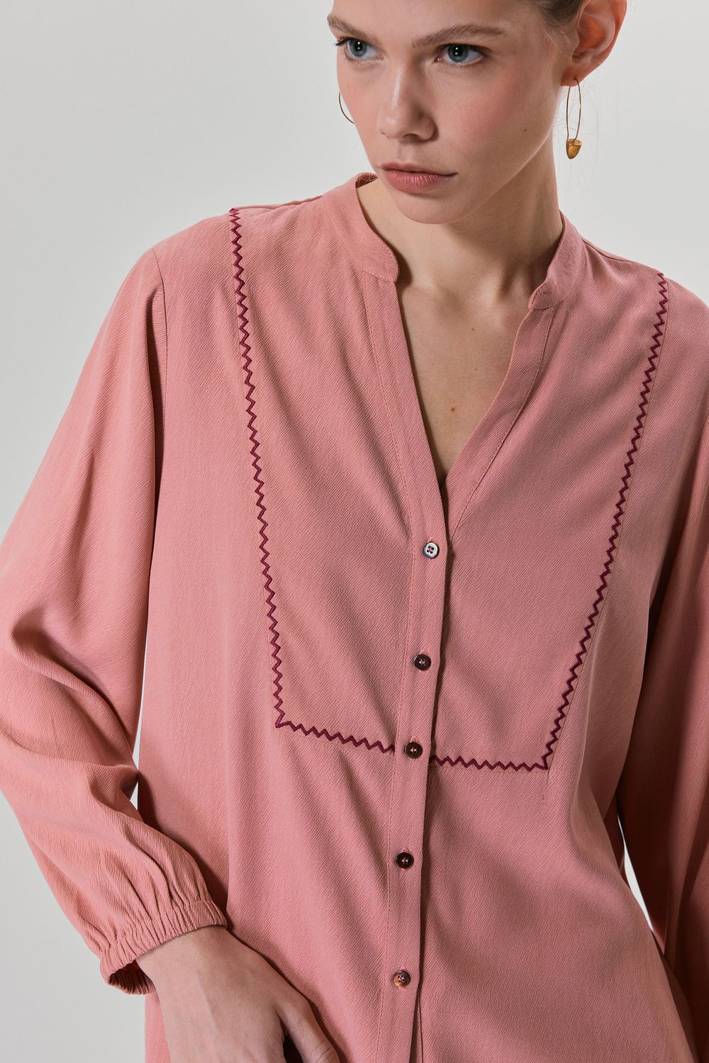 BLUSA LIOCEL ESCOVADO PALA BORDADA - ROSA M - ROSA