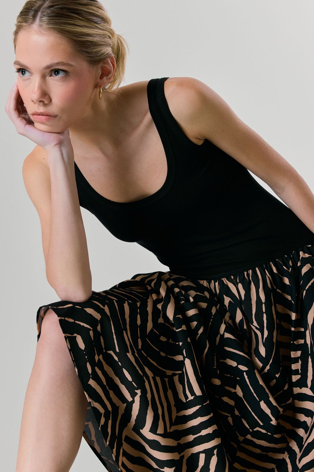 VESTIDO MALHA COM TECIDO ESTAMPA ZEBRADA - PRETO P - PRETO