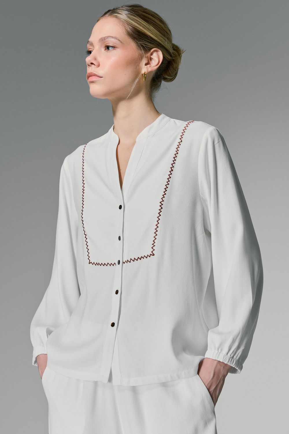 BLUSA LIOCEL ESCOVADO PALA BORDADA - OFF WHITE M - OFF WHITE