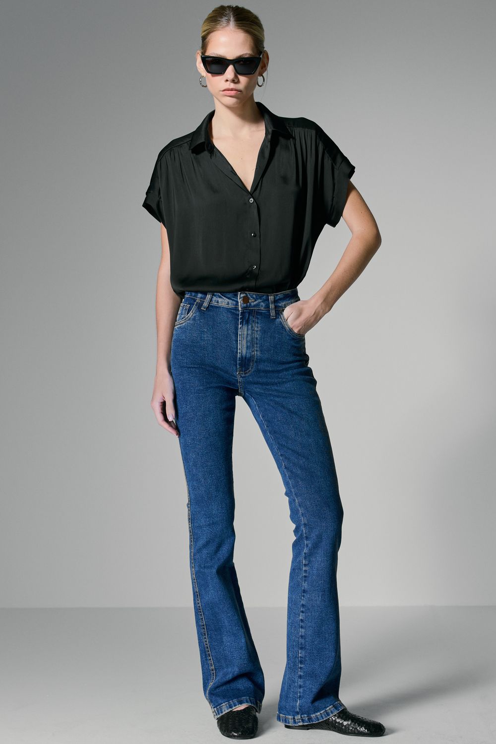 CALÇA JEANS BOOT CUT COM ELASTANO - JEANS MEDIO P - JEANS MEDIO