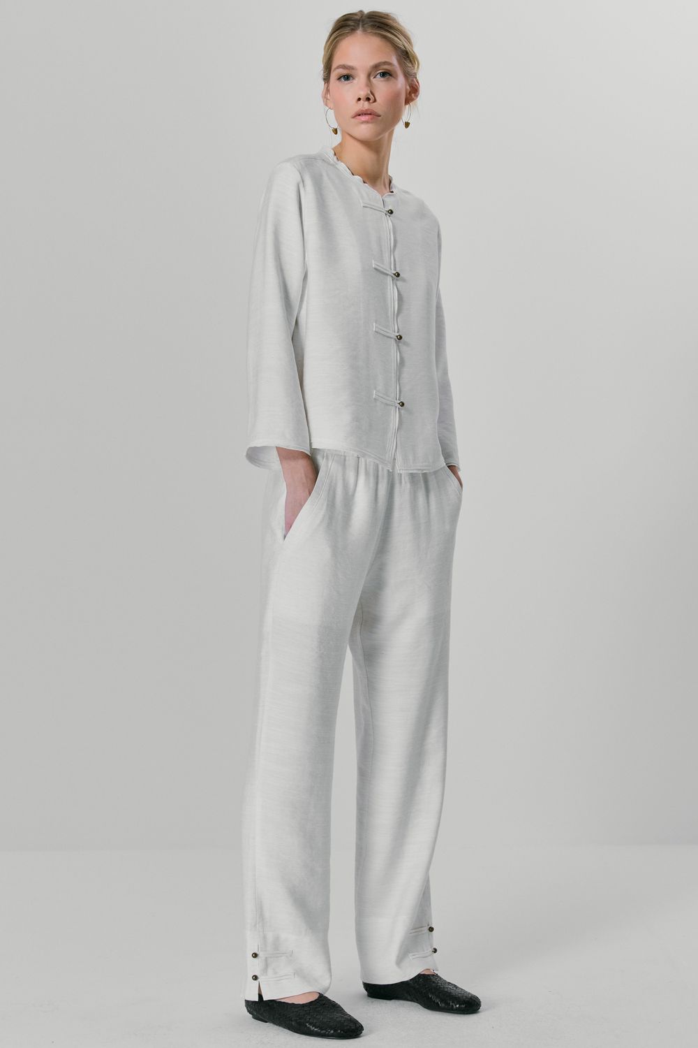 CALÇA SHANTUNG BOTÕES PERNA - OFF WHITE M - OFF WHITE