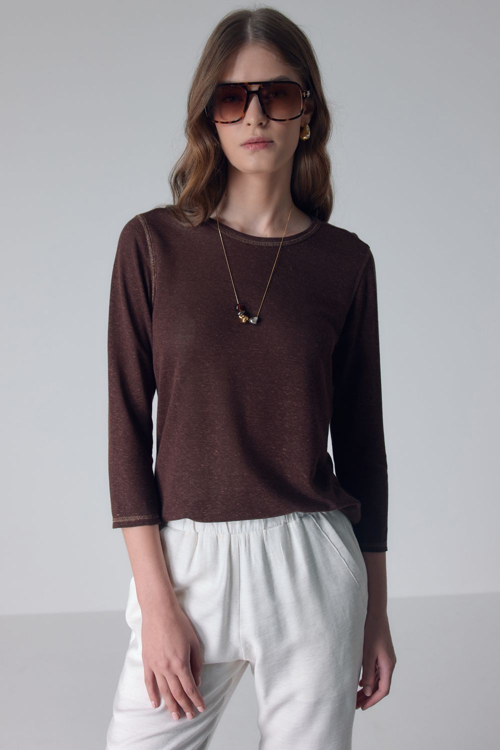 BLUSA  MALHA LINHO BORDADO COLARETE - MARROM M - MARROM