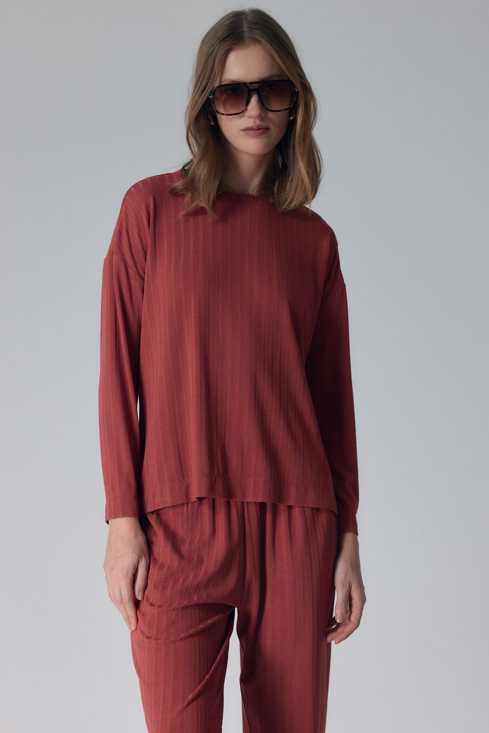 BLUSA MALHA CANELADA PRESSÃO OMBRO - CEREJA P - CEREJA