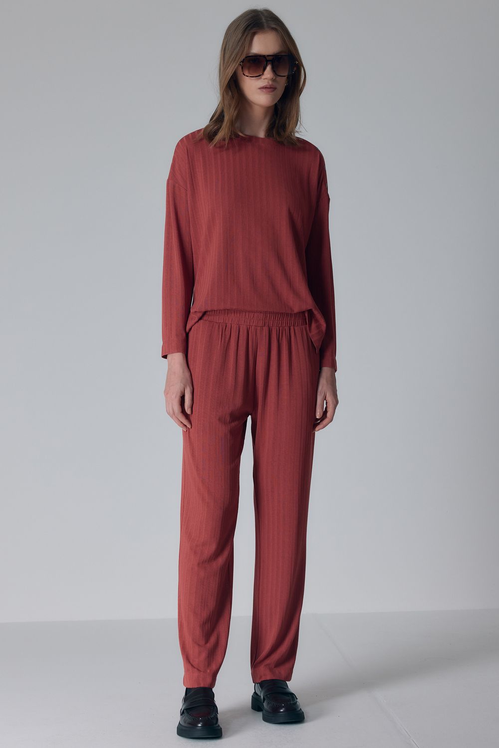 CALÇA MALHA CANELADA ELASTICO - CEREJA P - CEREJA CALÇA MALHA CANELADA ELASTICO - CEREJA P - CEREJA