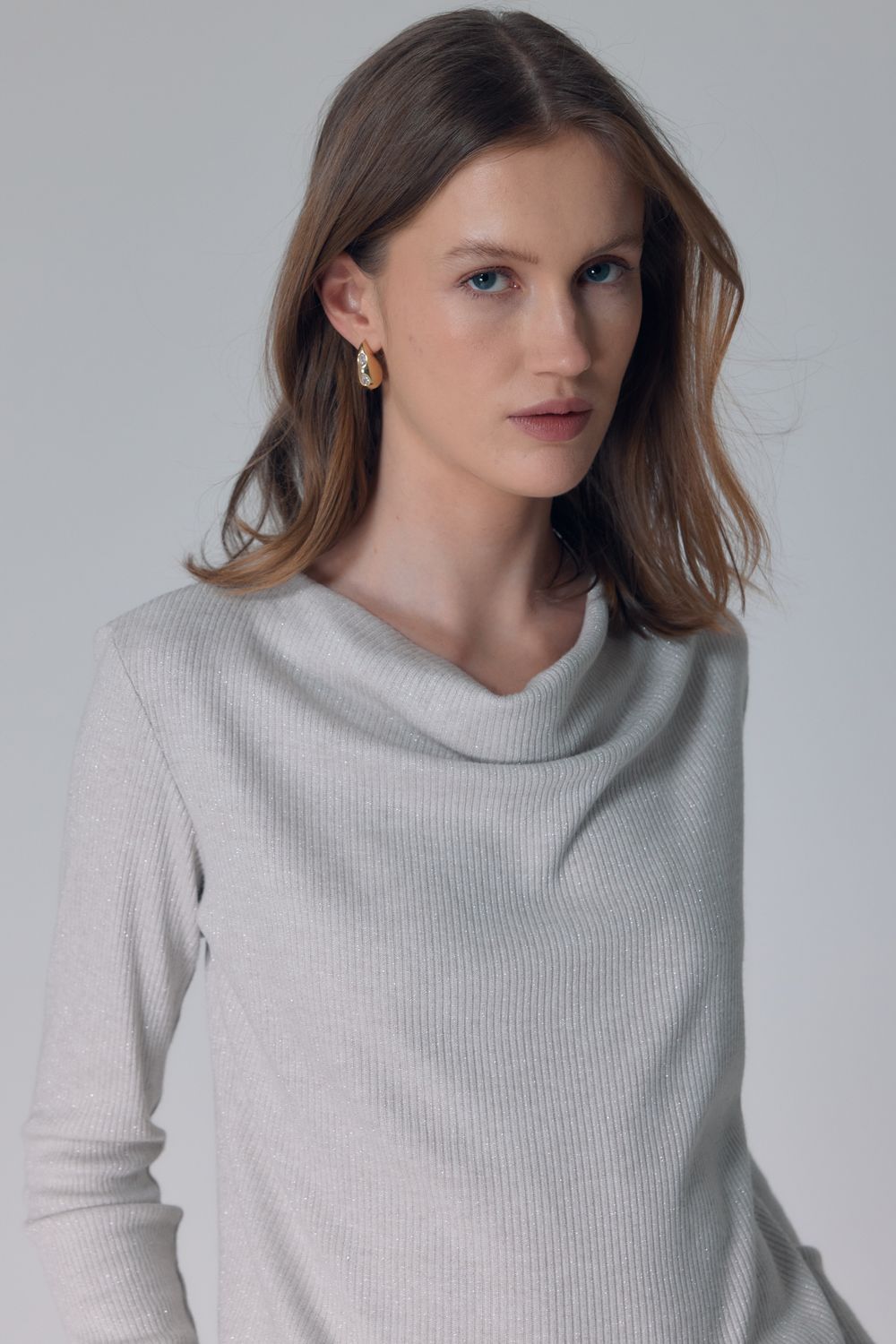 BLUSA MALHA LUREX DRAPE - PÉROLA G - PÉROLA BLUSA MALHA LUREX DRAPE - PÉROLA G - PÉROLA