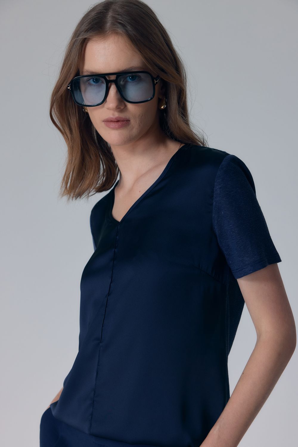 BLUSA MALHA LINHO V COM GLOSS LIGHT - AZUL MARINHO PP - AZUL MARINHO BLUSA MALHA LINHO V COM GLOSS LIGHT - AZUL MARINHO PP - AZUL MARINHO