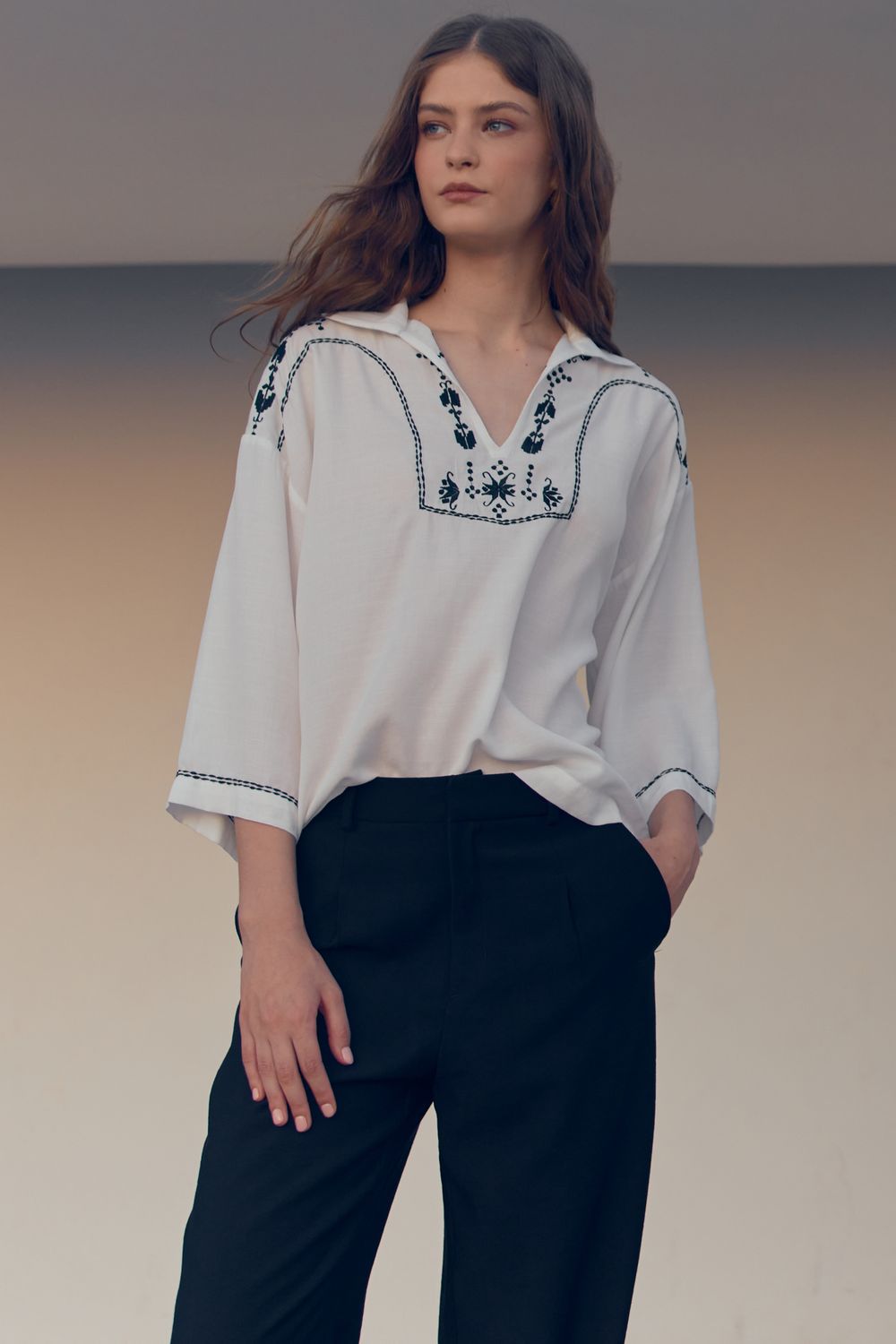 BLUSA DEAUVILLE BORDADA - OFF WHITE P - OFF WHITE