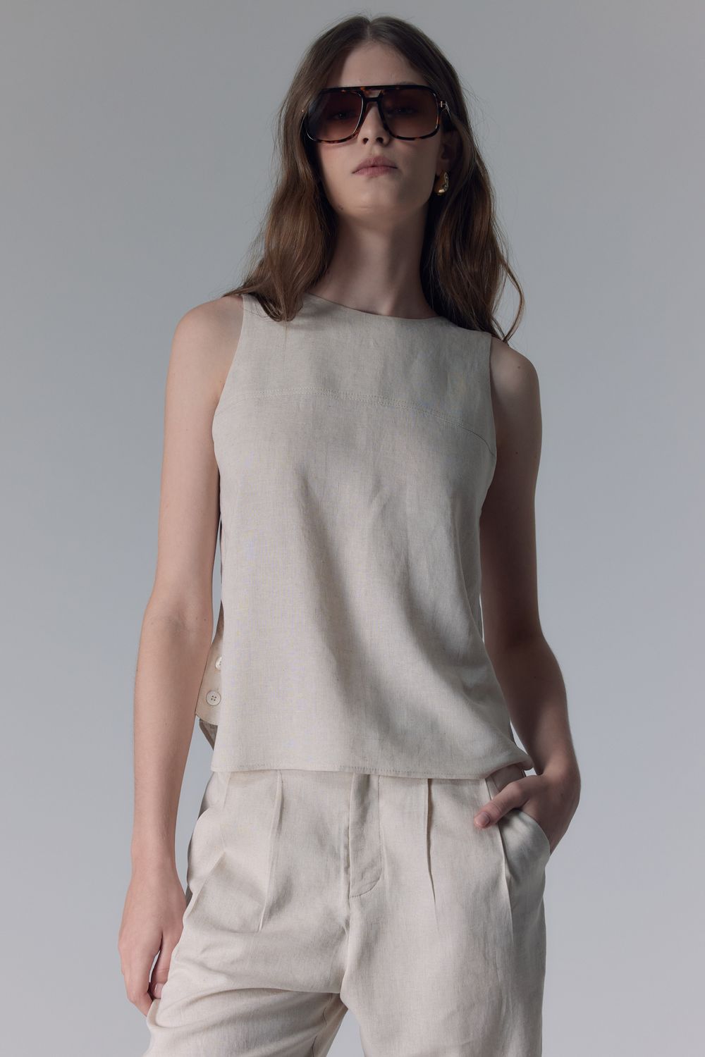 TOP COM LINHO BOTÕES LATERAIS - NATURAL PP - NATURAL TOP COM LINHO BOTÕES LATERAIS - NATURAL PP - NATURAL