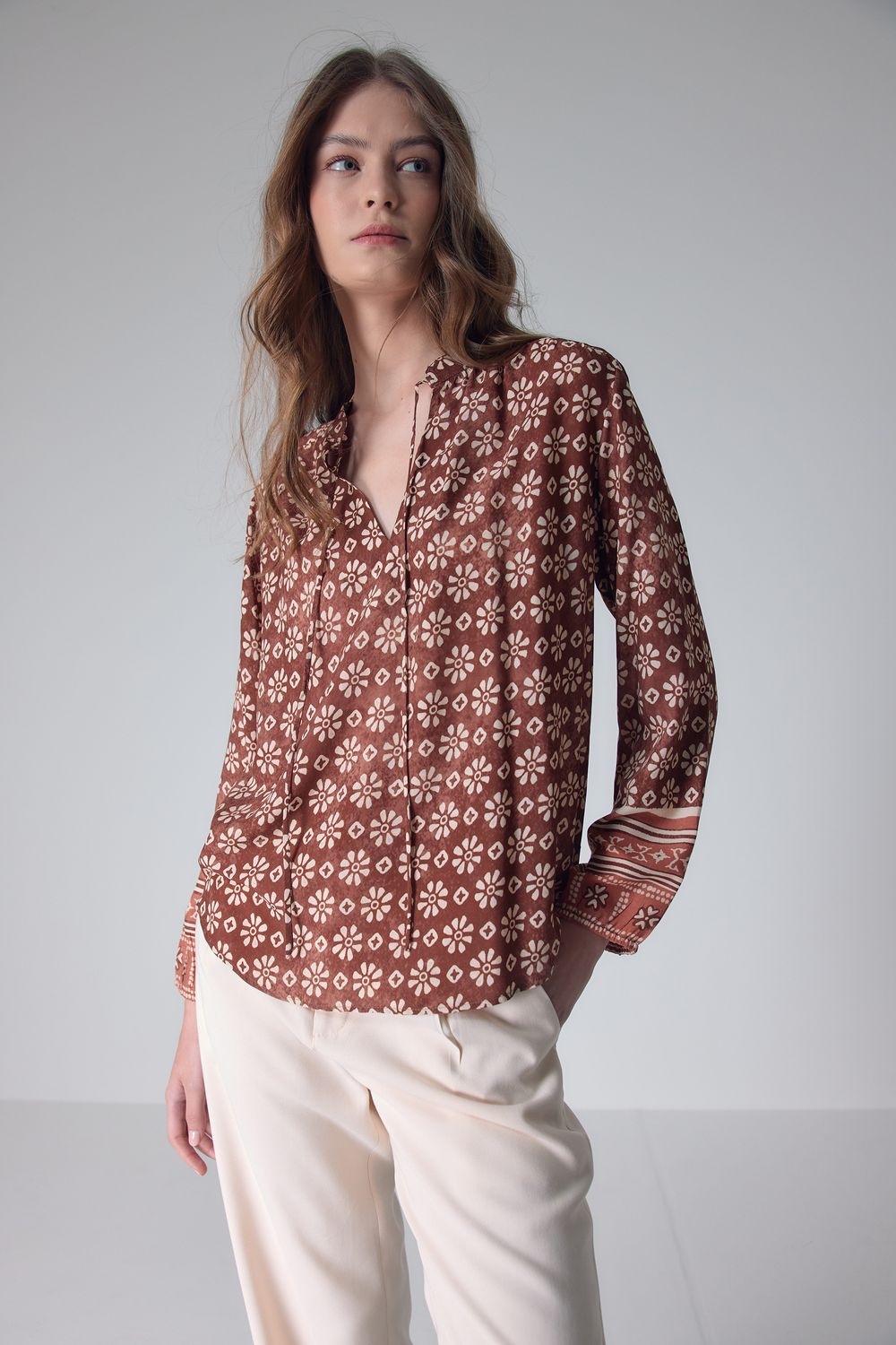 BATA ESTAMPA CARIMBO BATIK - MARROM P - MARROM