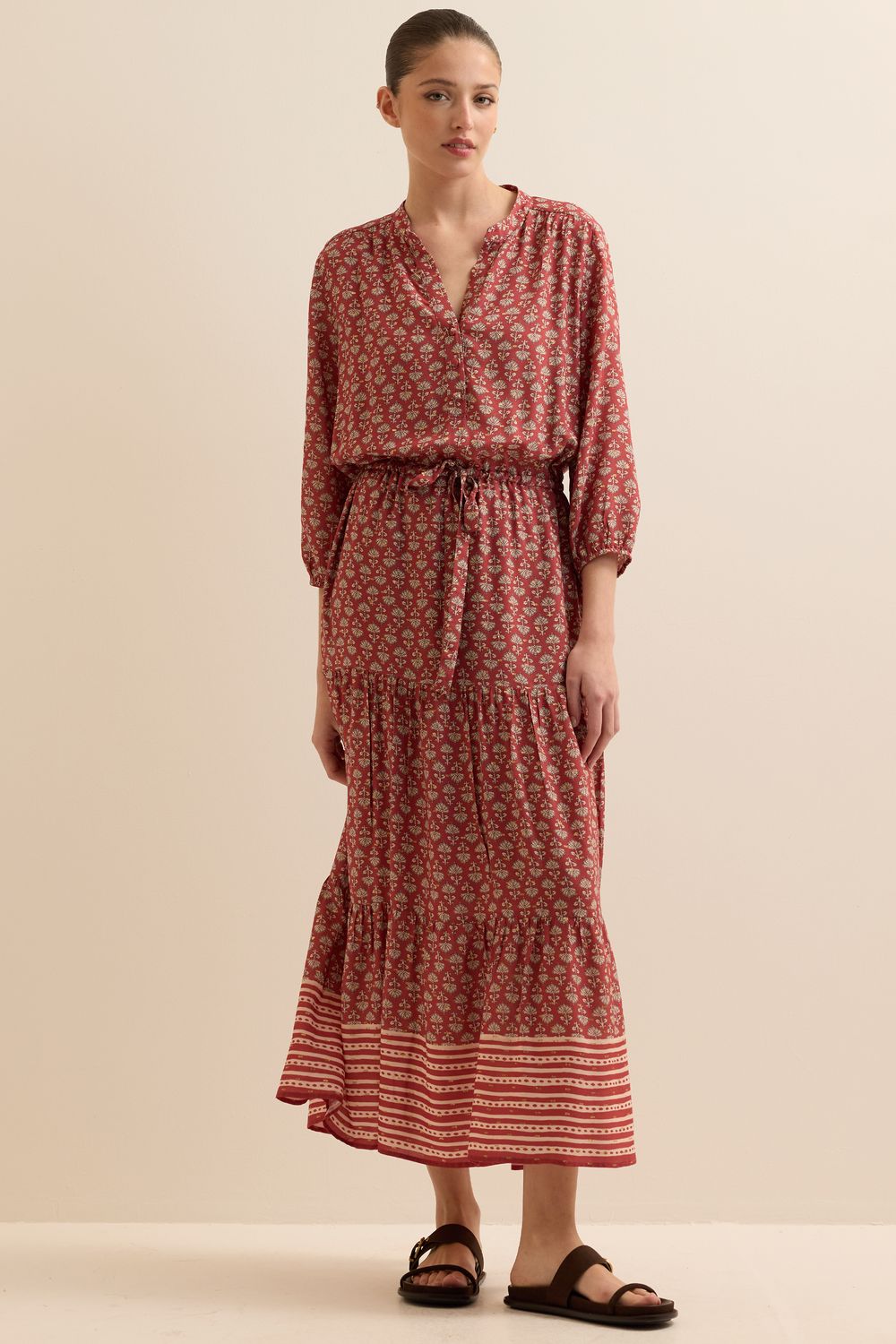 VESTIDO ESTAMPA CARIMBO BOSSA GOLD BARRADO - CEREJA PP - CEREJA