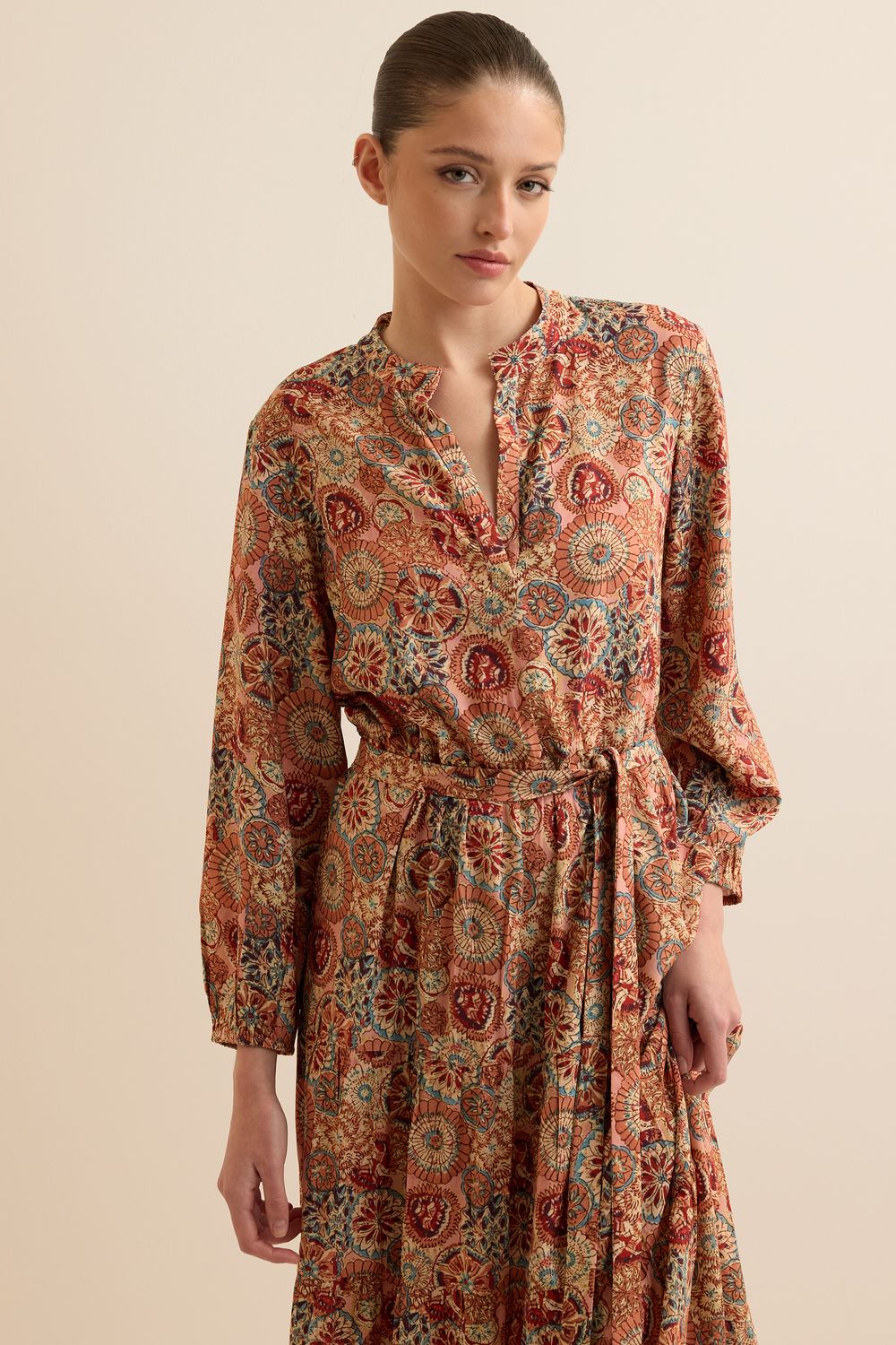 Vestido Solto Estampa Mandala Flores Com Manga - CORAL G - CORAL