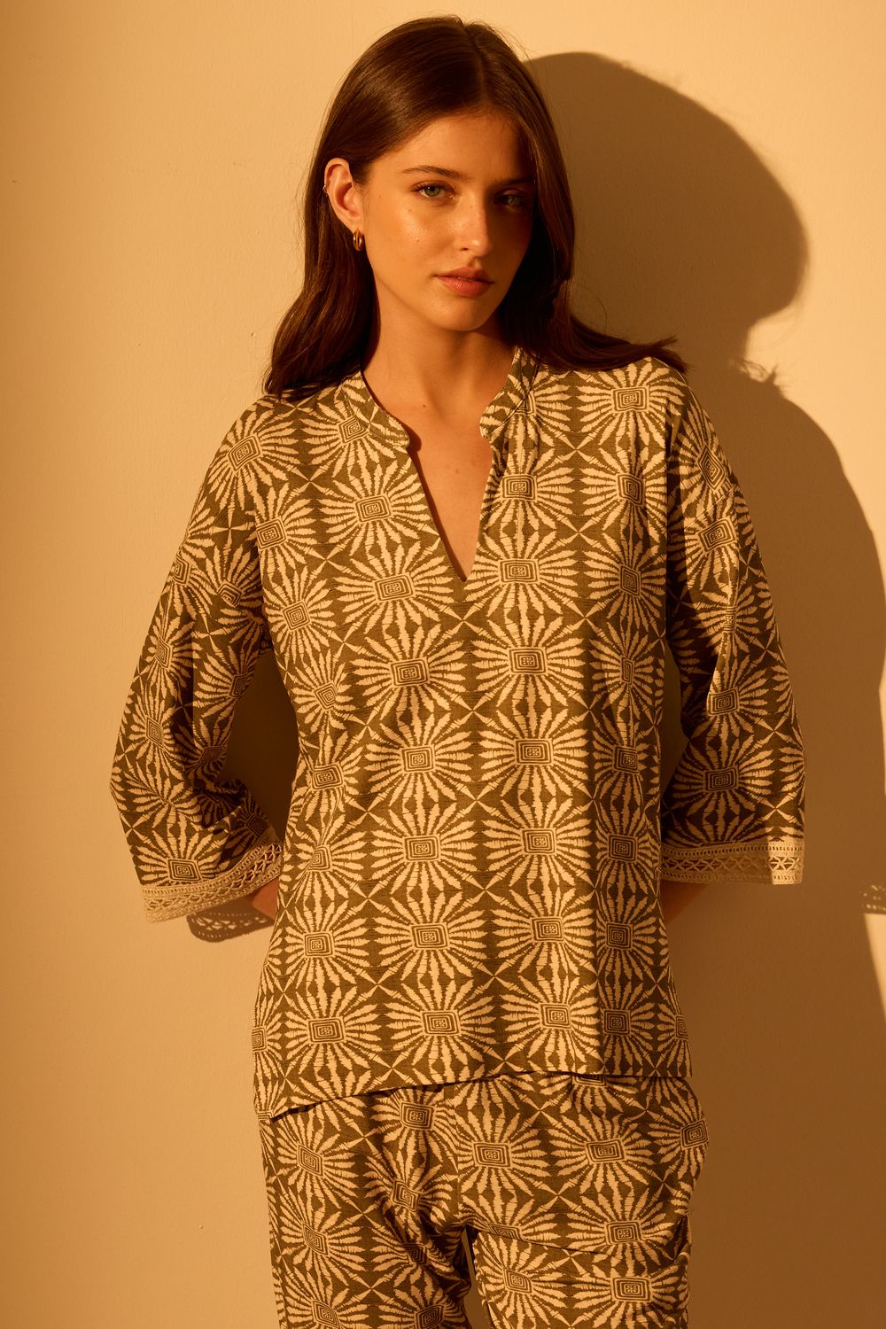 Blusa Malha Estampa Azulejo - VERDE P - VERDE Blusa Malha Estampa Azulejo - VERDE P - VERDE