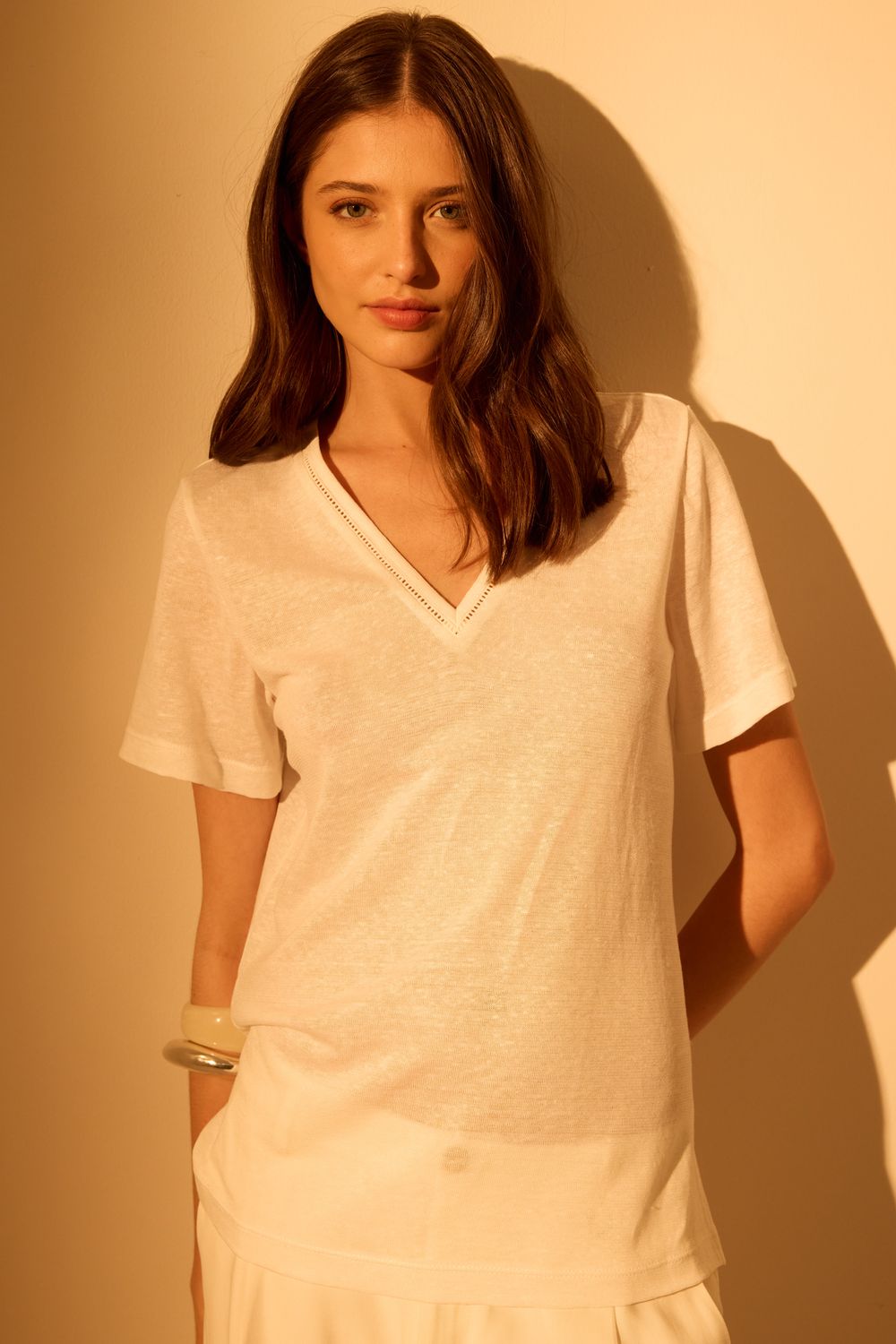 Blusa de Malha Linho V com Guipuier - OFF WHITE M - OFF WHITE Blusa de Malha Linho V com Guipuier - OFF WHITE M - OFF WHITE