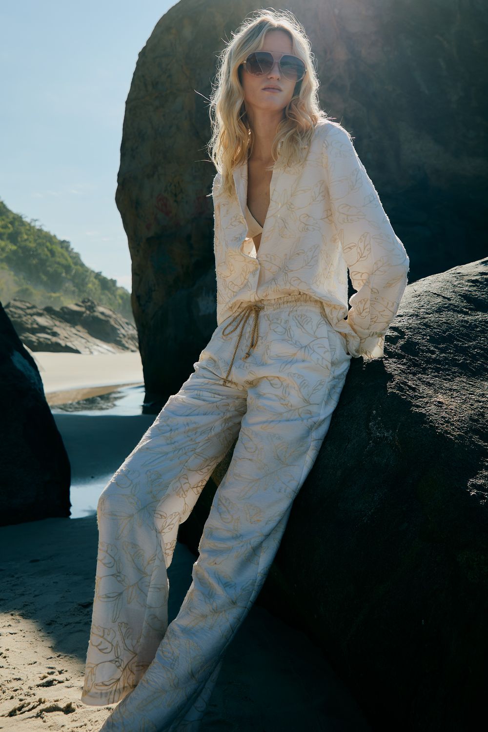 Calça Bordado Folhas Mayfair - OFF WHITE P - OFF WHITE