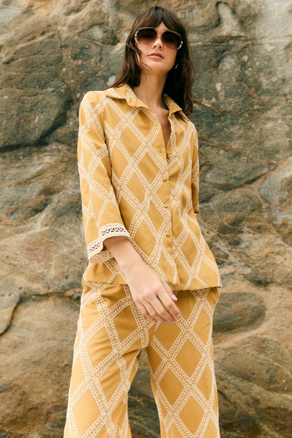 Camisa Com Linho Bordada Lina - AMARELO P - AMARELO Camisa Com Linho Bordada Lina - AMARELO P - AMARELO