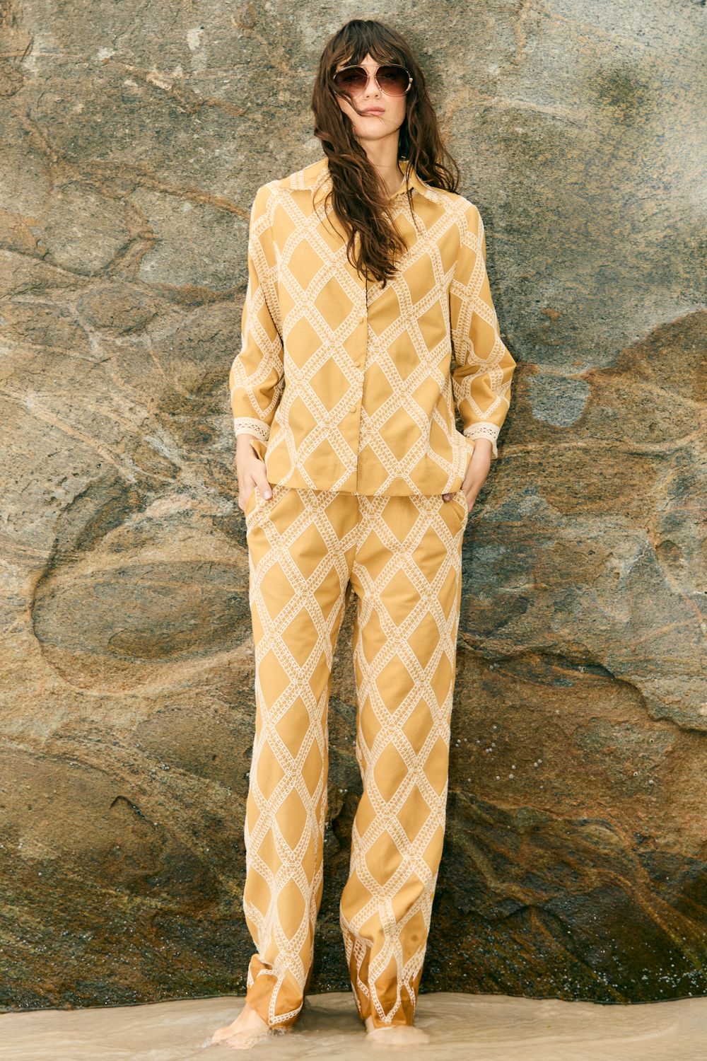 Calça Com Linho Bordado Lina - AMARELO PP - AMARELO Calça Com Linho Bordado Lina - AMARELO PP - AMARELO