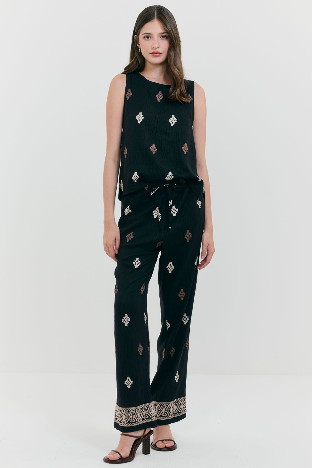 Calça Bordada  Antik - PRETO PP - PRETO