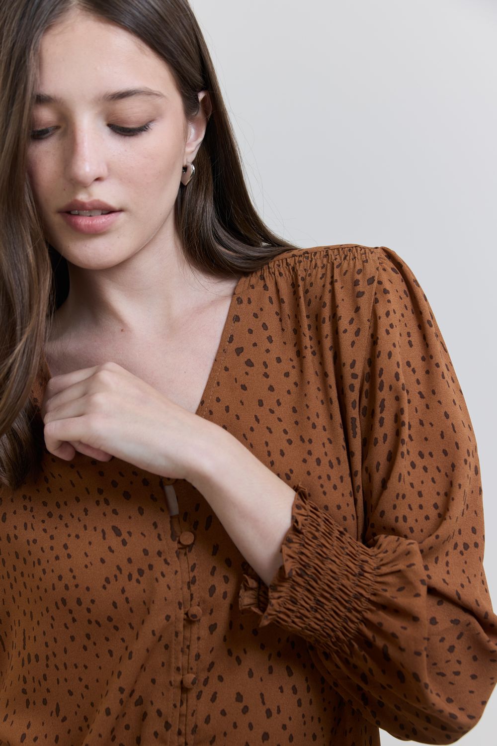 Blusa Estampa Oncinha Manga Lastex - OCRE PP - OCRE