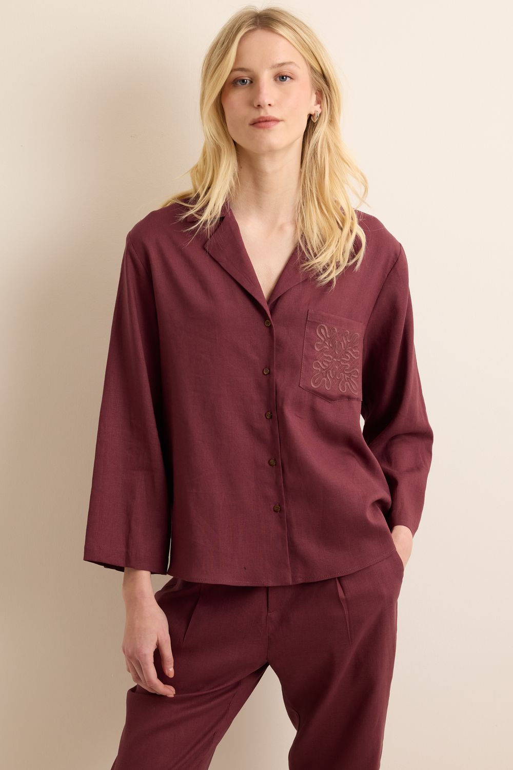 Camisa Com Linho Bolso Bordado - VINHO PP - VINHO Camisa Com Linho Bolso Bordado - VINHO PP - VINHO