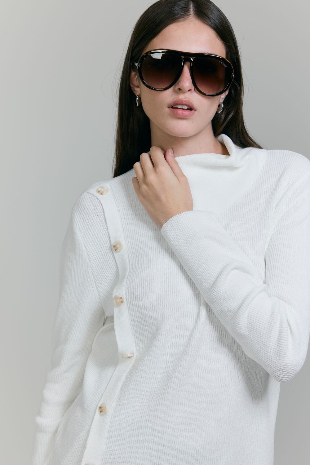 Blusa Tricot Gola Triangulo Botões - OFF WHITE M - OFF WHITE