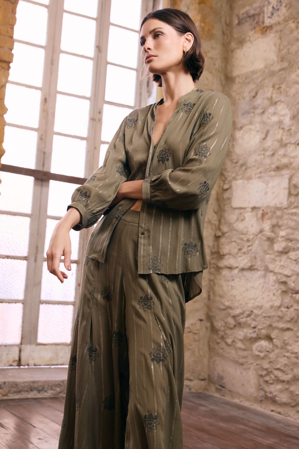 Blusa Bordada Chancellor Com Lurex - VERDE MILITAR PP - VERDE MILITAR Blusa Bordada Chancellor Com Lurex - VERDE MILITAR PP - VERDE MILITAR