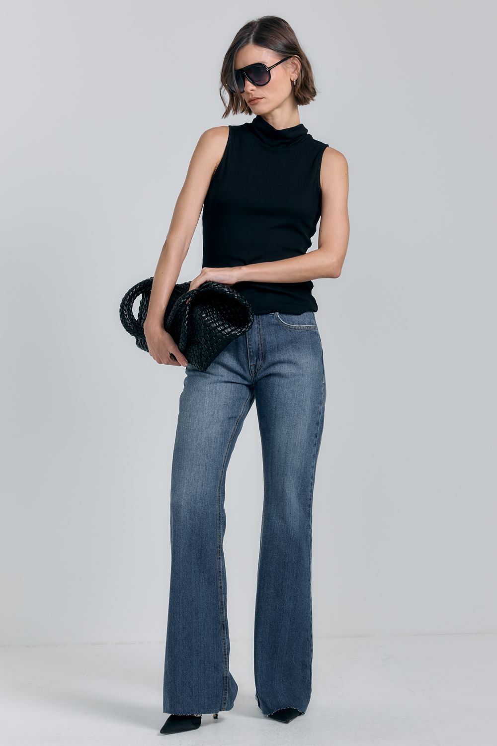 Calça Boot Cut Barra A Fio - JEANS MEDIO PP - JEANS MEDIO