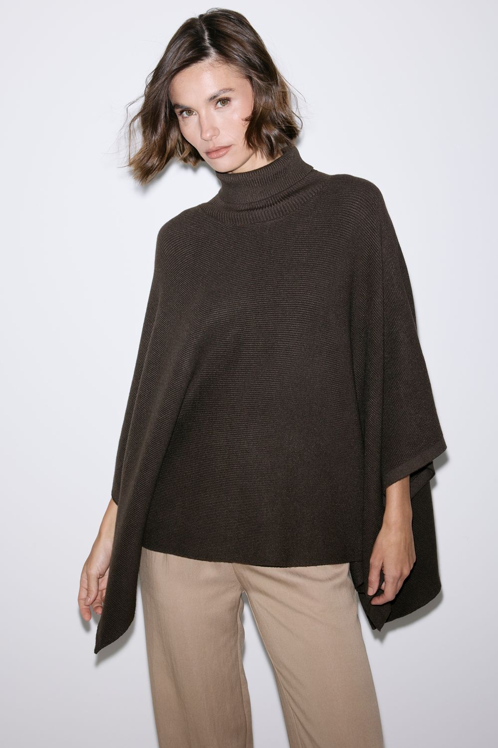 Poncho Tricot Gola Alta - MARROM U - MARROM